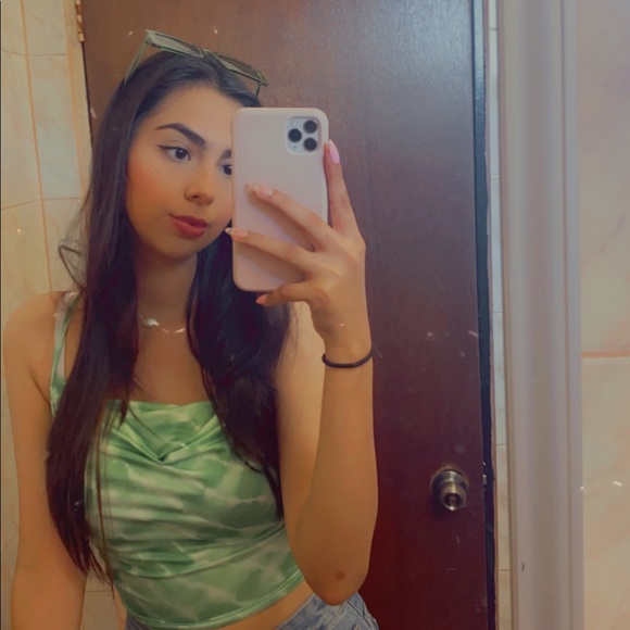 Meet your Posher, Vanessa - Picture 1 of 1